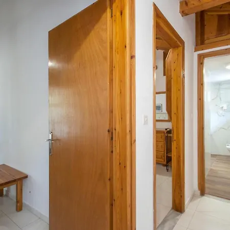 Πανσιόν Eliza Σκιάθος Πόλη