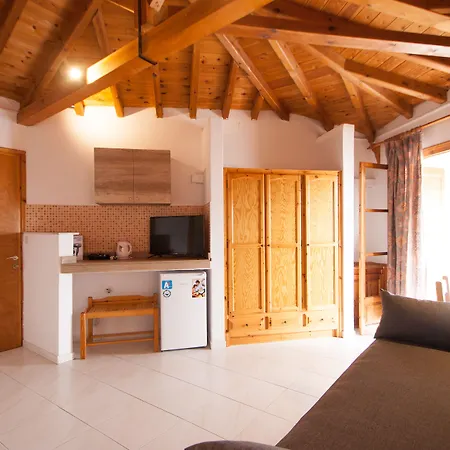 Eliza Πανσιόν 3*